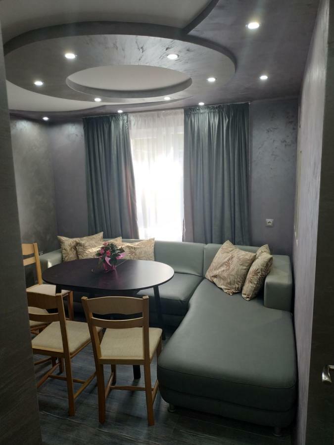 Apartment вийг *